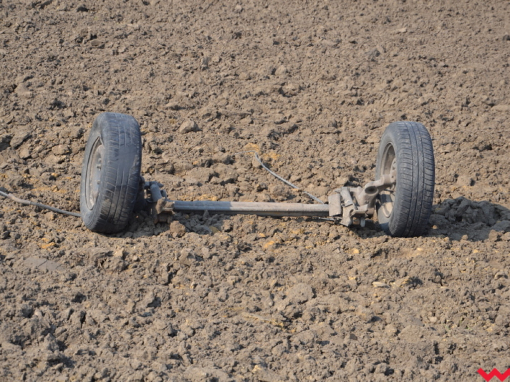 Poważne zderzenie aut na krzyżówce (galeria)