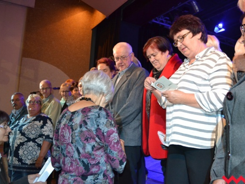 Seniorzy z indeksami (galeria)