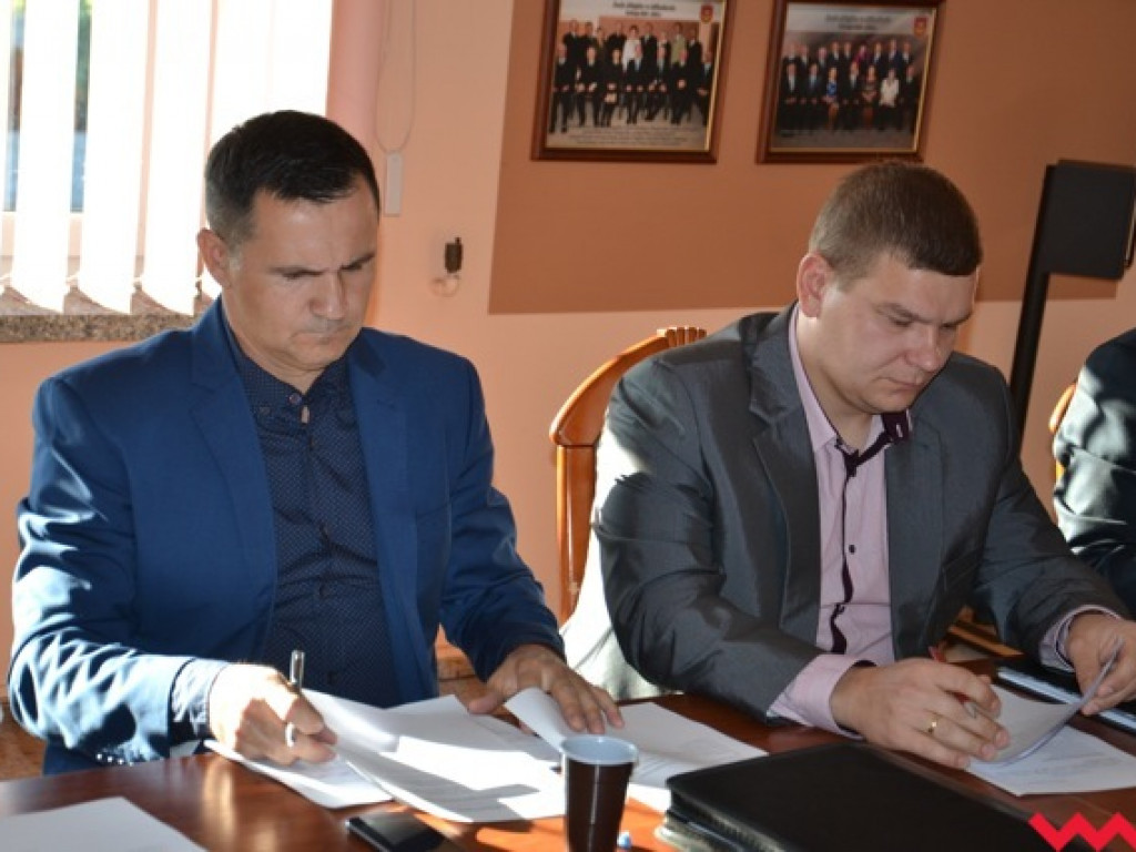 Nadzwyczajna sesja w sprawie sali (galeria)