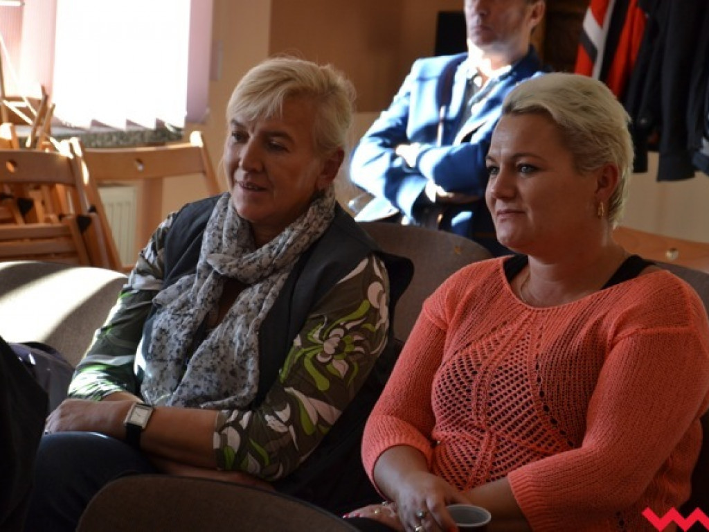 Nadzwyczajna sesja w sprawie sali (galeria)