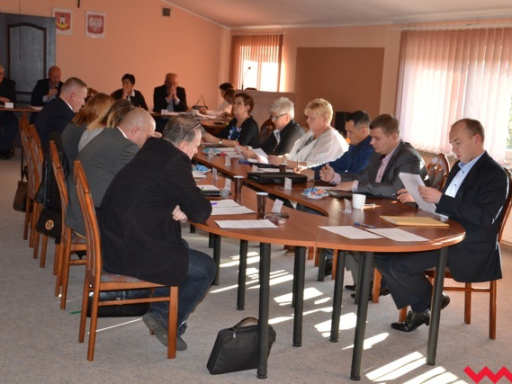 Nadzwyczajna sesja w sprawie sali (galeria)