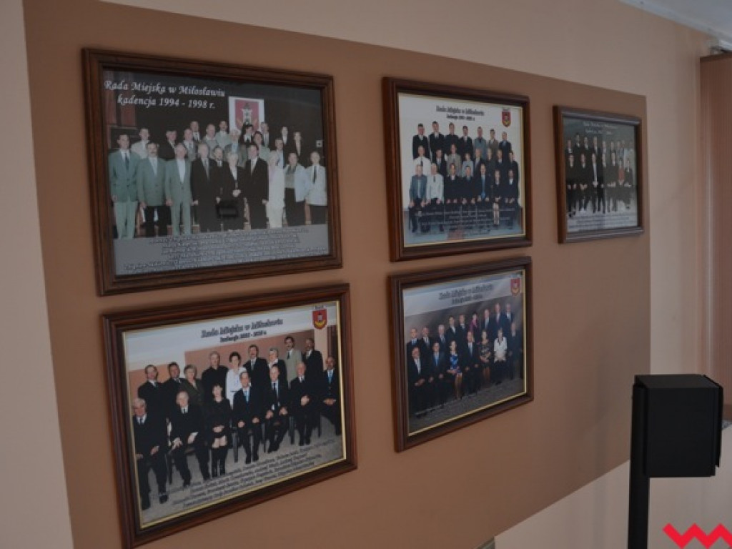 Nadzwyczajna sesja w sprawie sali (galeria)