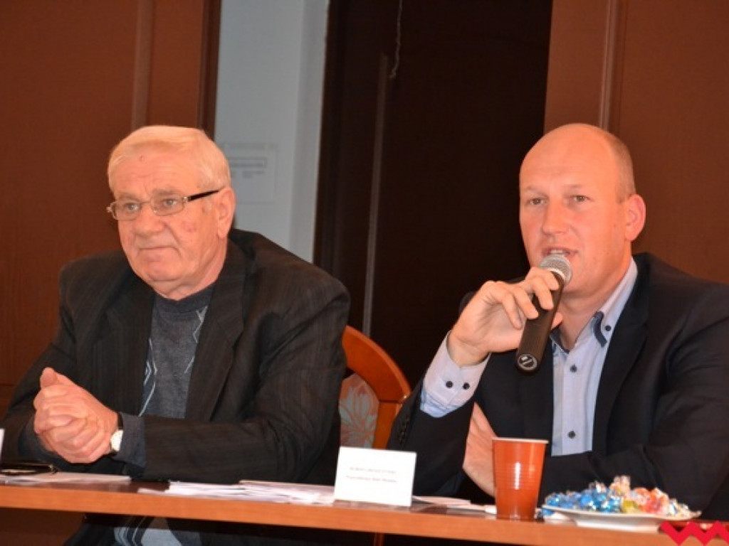 Nadzwyczajna sesja w sprawie sali (galeria)