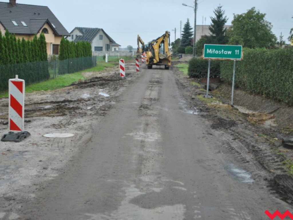 Budują kanalizację przy ul. Średzkiej (galeria)