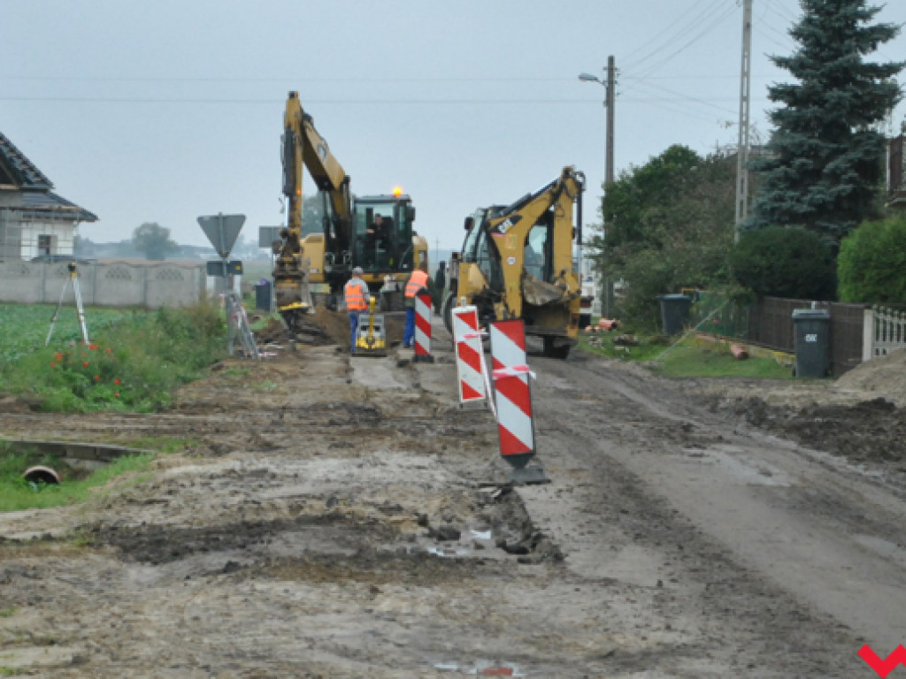 Budują kanalizację przy ul. Średzkiej (galeria)