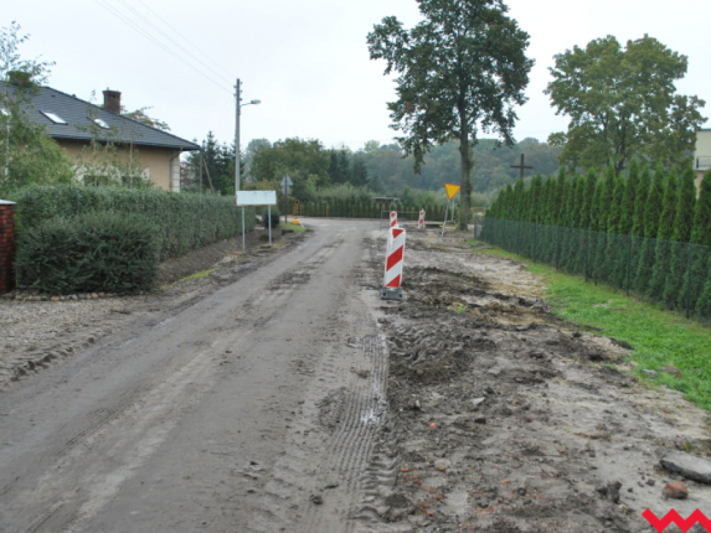 Budują kanalizację przy ul. Średzkiej (galeria)