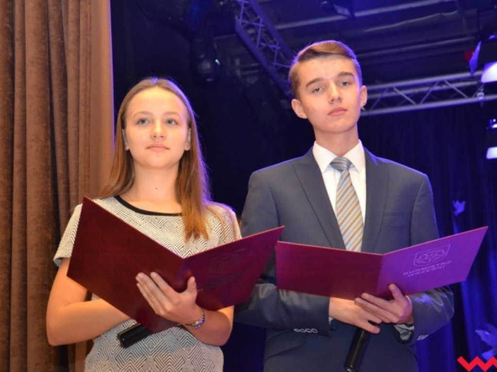 Burmistrz nagrodził oświatowców (galeria)