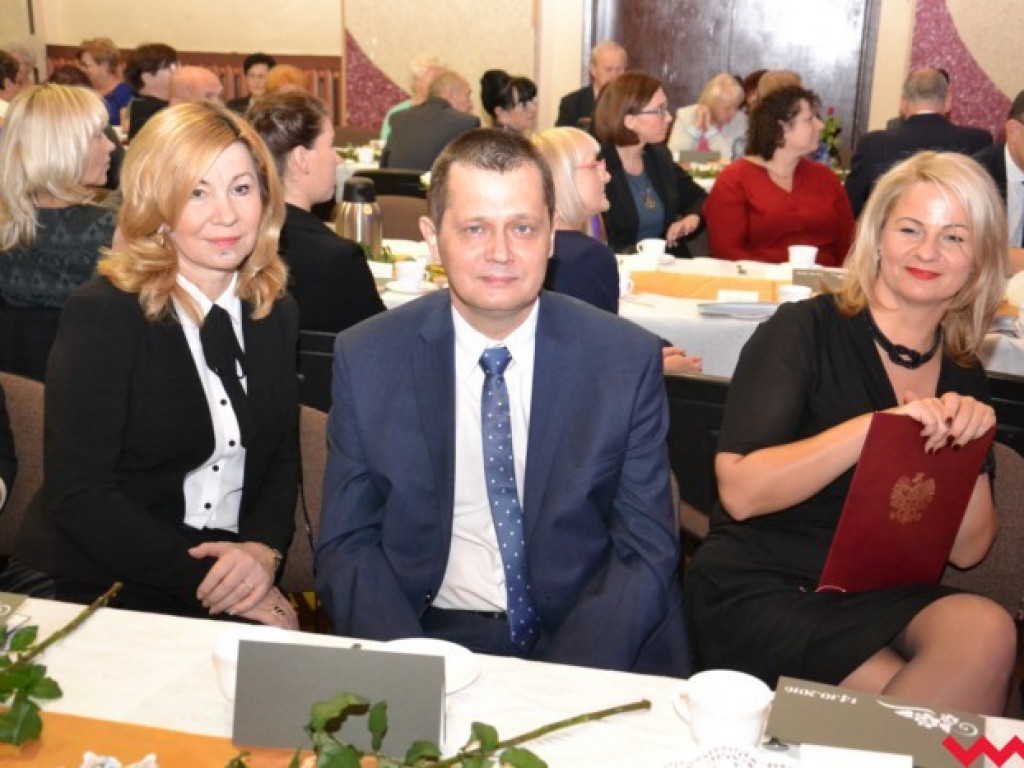 Burmistrz nagrodził oświatowców (galeria)