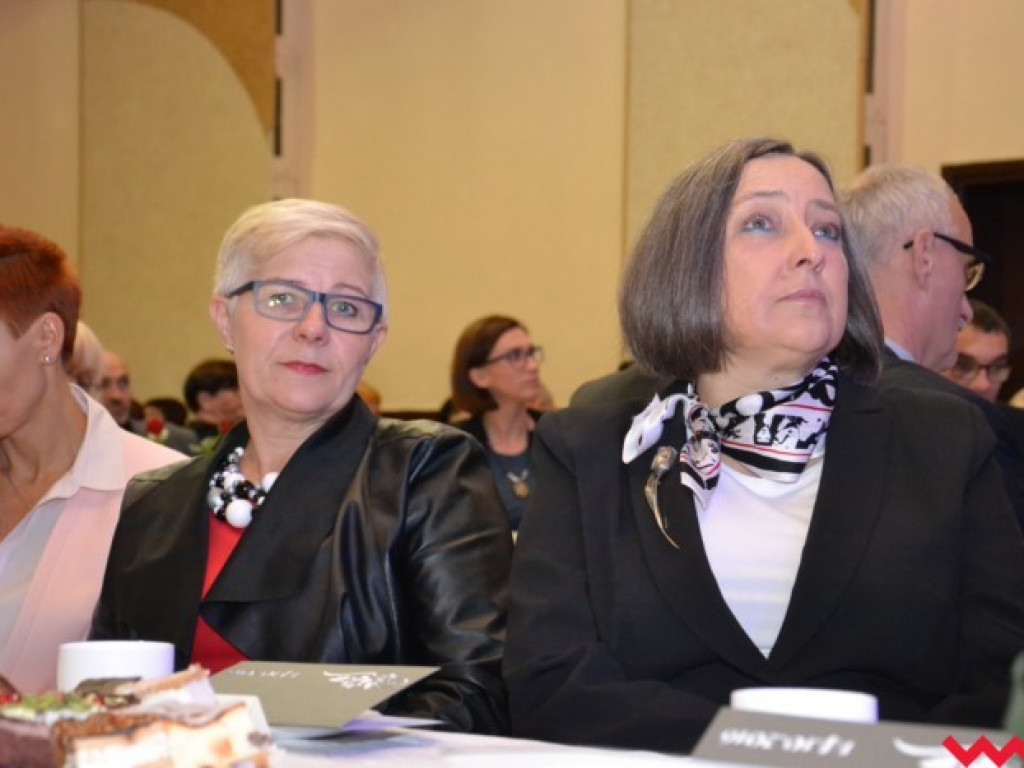 Burmistrz nagrodził oświatowców (galeria)