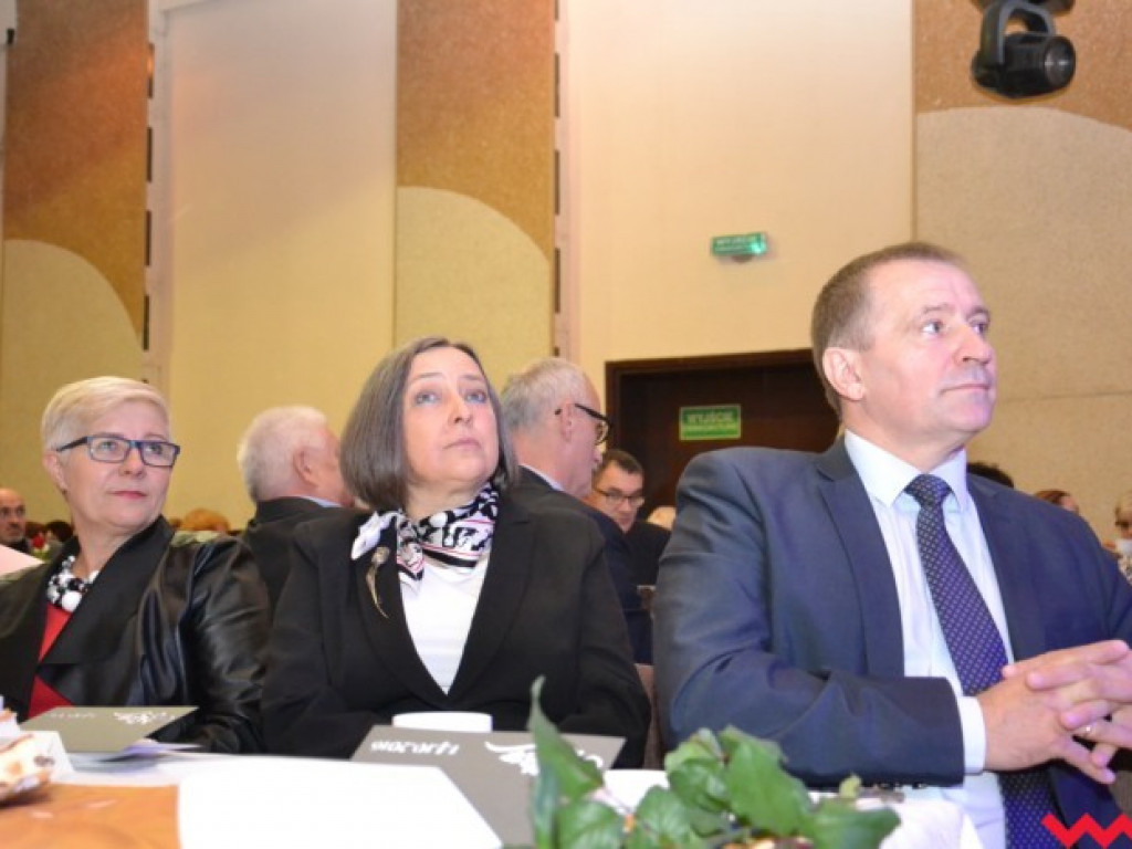 Burmistrz nagrodził oświatowców (galeria)