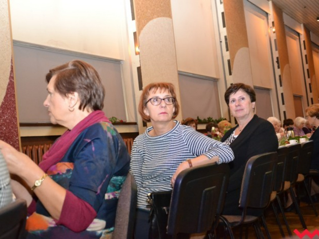 Burmistrz nagrodził oświatowców (galeria)