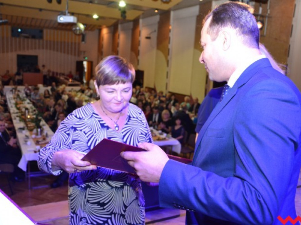 Burmistrz nagrodził oświatowców (galeria)