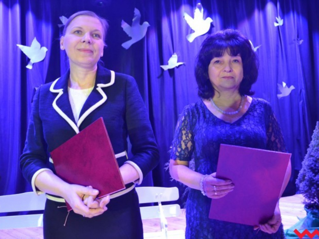 Burmistrz nagrodził oświatowców (galeria)