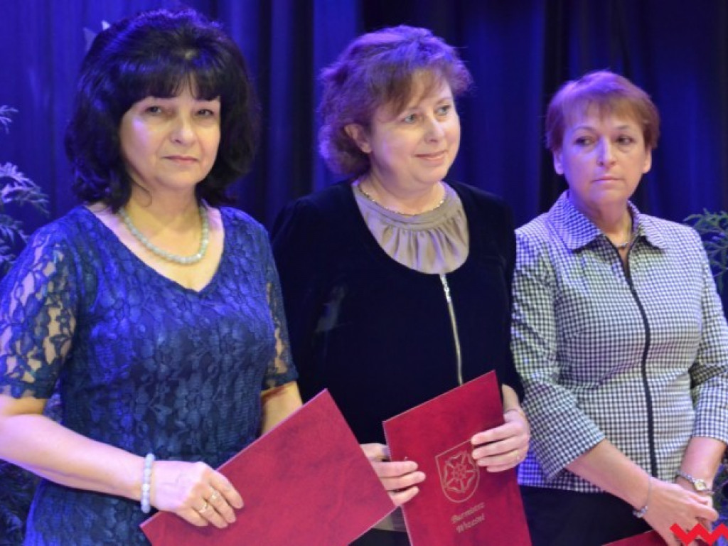 Burmistrz nagrodził oświatowców (galeria)