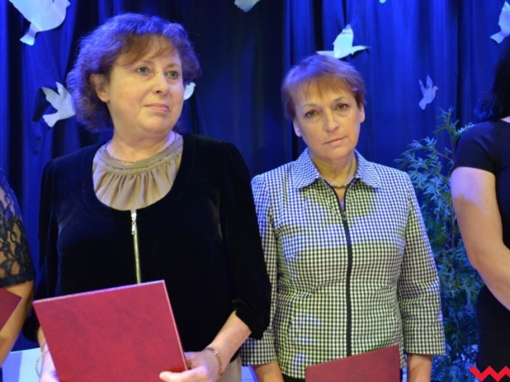 Burmistrz nagrodził oświatowców (galeria)