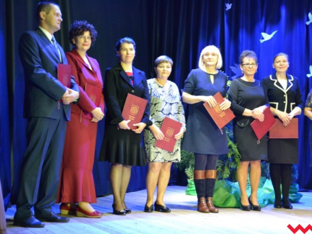 Burmistrz nagrodził oświatowców (galeria)