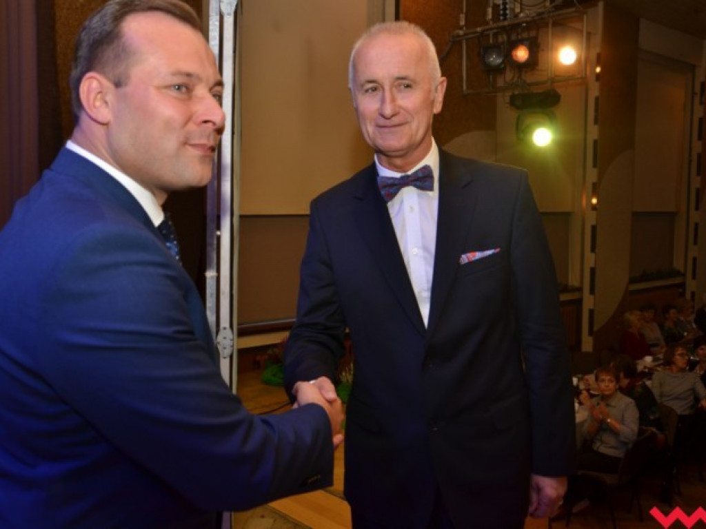 Burmistrz nagrodził oświatowców (galeria)