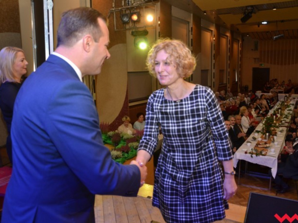 Burmistrz nagrodził oświatowców (galeria)
