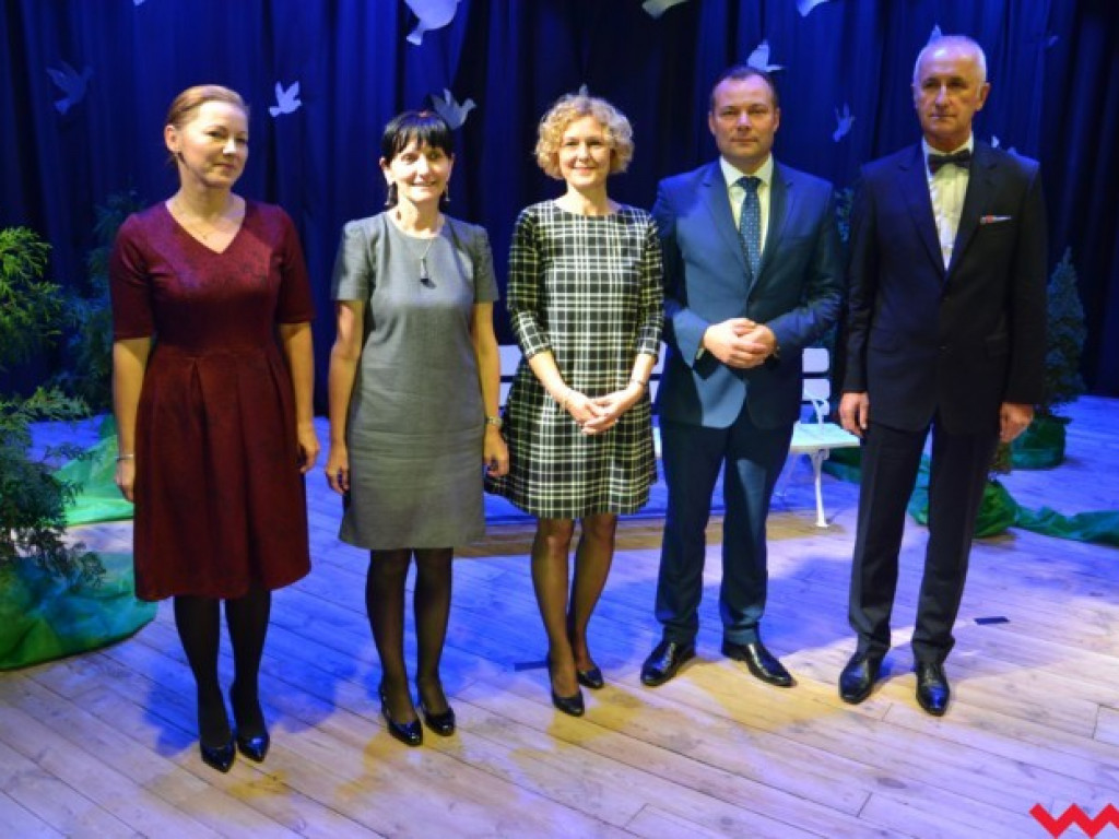 Burmistrz nagrodził oświatowców (galeria)
