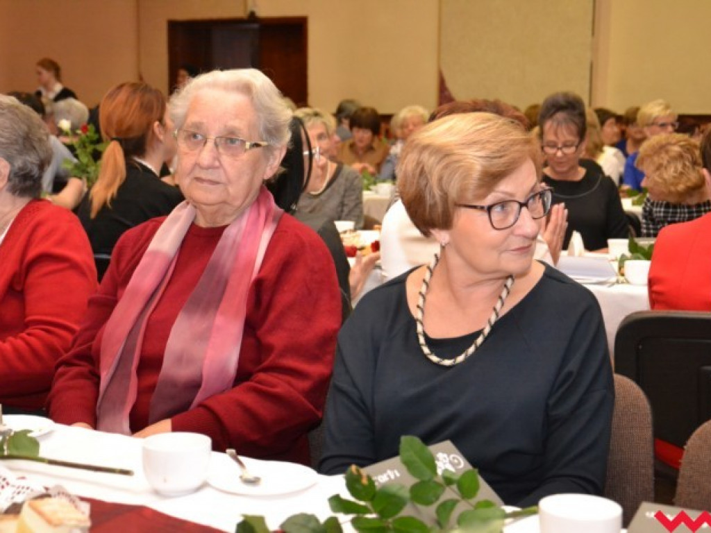 Burmistrz nagrodził oświatowców (galeria)