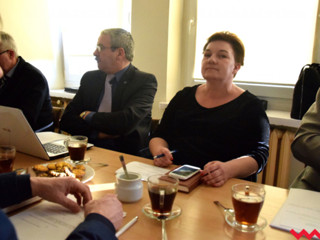 Radni unikają decyzji w sprawie budowy fermy drobiu w Sokolnikach. Rozstrzygnie zebranie wiejskie