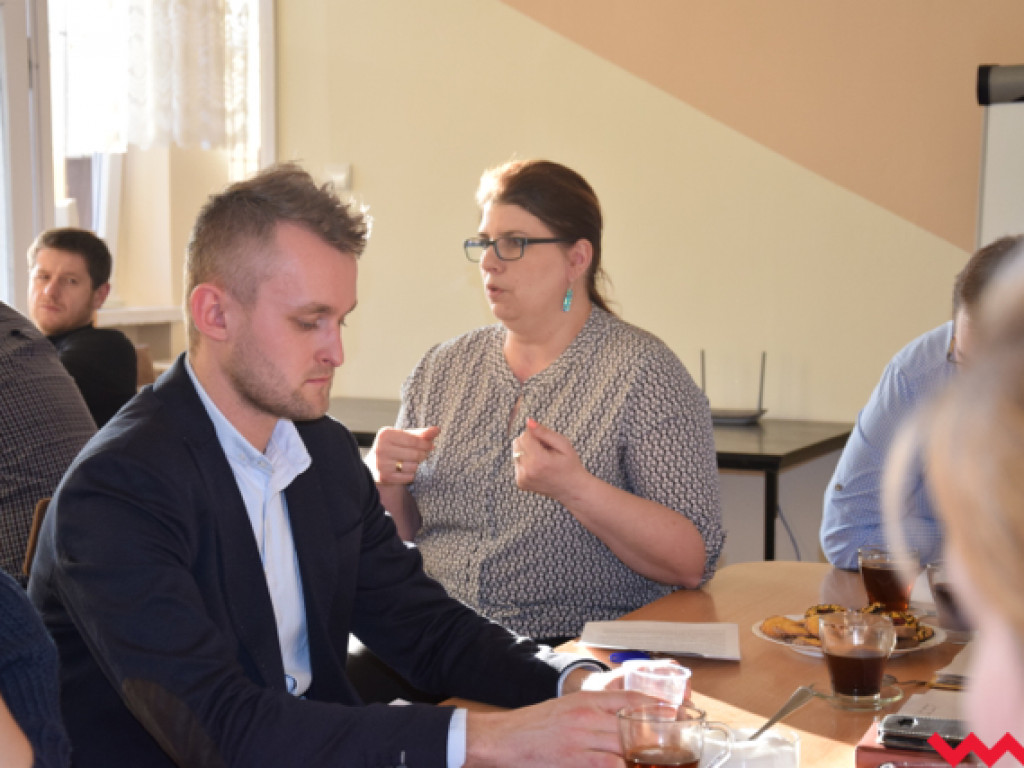 Radni unikają decyzji w sprawie budowy fermy drobiu w Sokolnikach. Rozstrzygnie zebranie wiejskie