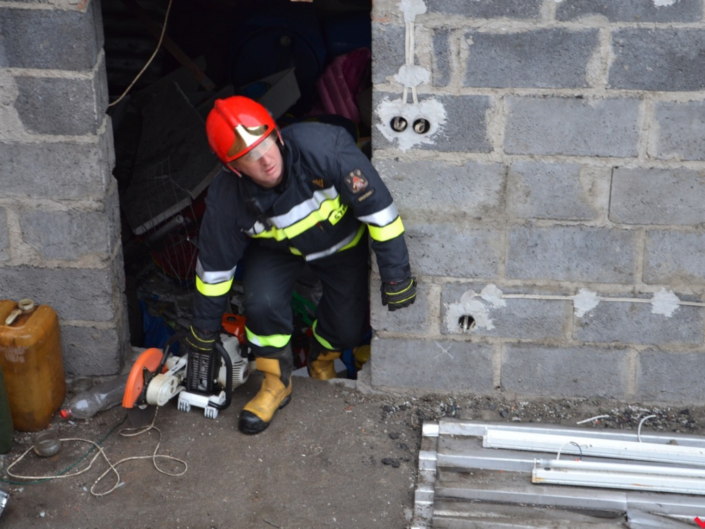 Uwaga na wiatr. Wichura zrywa dachy z domów wrześnian