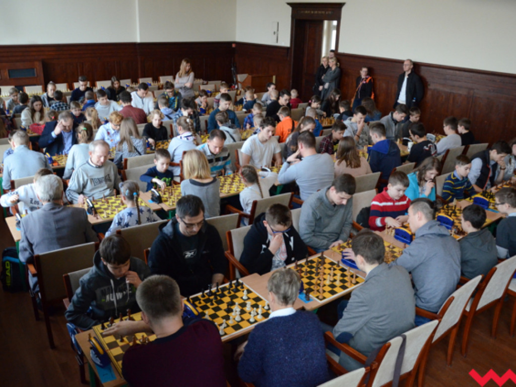 Rekordowa frekwencja na szachowych mistrzostwach. Organizatorzy pamiętali o bogatej historii