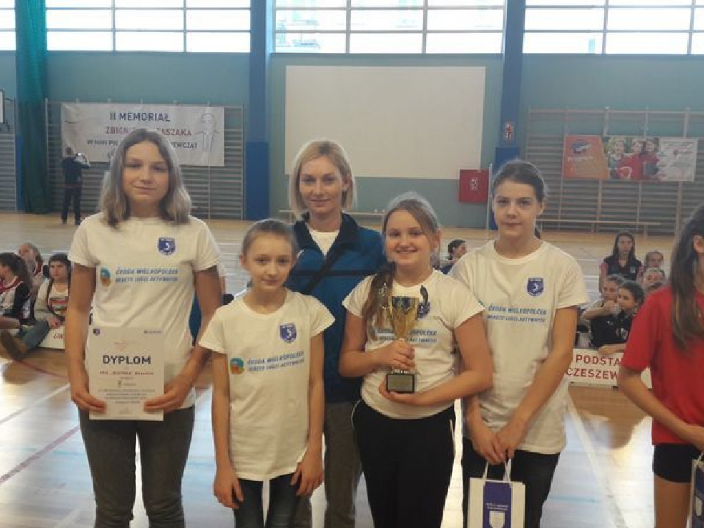 Młode siatkarki konfrontowały swoje umiejętności podczas memoriału w Środzie Wlkp.