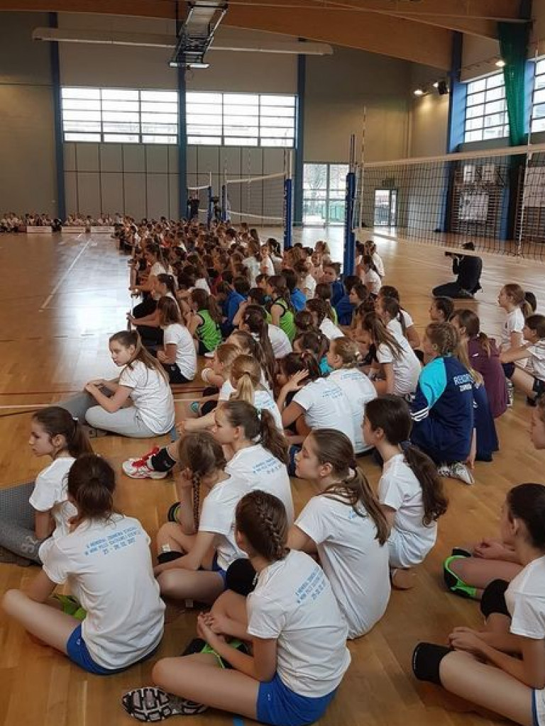 Młode siatkarki konfrontowały swoje umiejętności podczas memoriału w Środzie Wlkp.