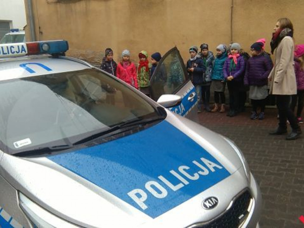 Przyszli harcerze zaznajomili się z pracą policjantów