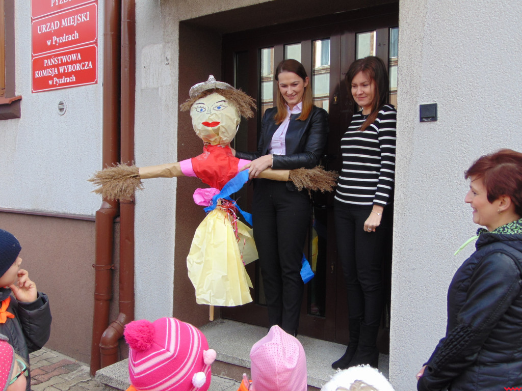 Przedszkolaki  z Pyzdr powitały pierwszy dzień wiosny