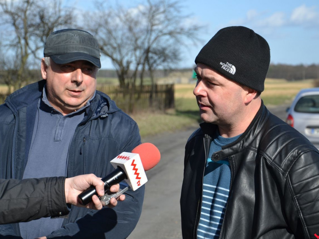 Droga Lipie – Krzywa Góra: mieszkańcy skarżą się na kurz, dziury, błoto i kałuże