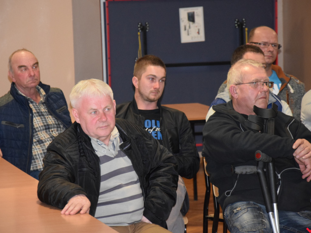 Mieszkańców Bieganowa prześladują piraci drogowi. Potrzebna jest interwencja policji