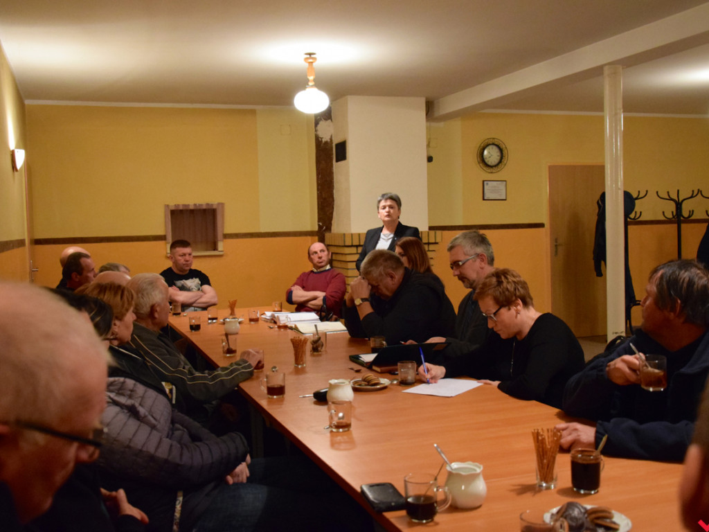 Panie starosto! Potrzebny jest chodnik w centrum Krzywej Góry