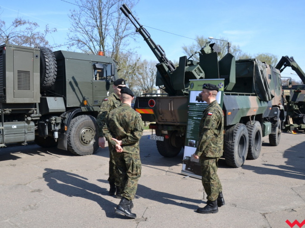 Sitraki z US Army, czyli atrakcyjny piknik w ZSTiO