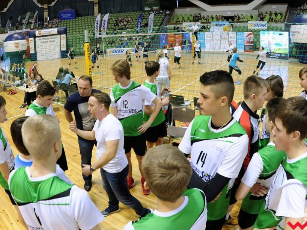 Sukces siatkarzy Gimnazjum nr 2 we Wrześni, kolejny medal Gimnazjady w ich kolekcji (galeria)