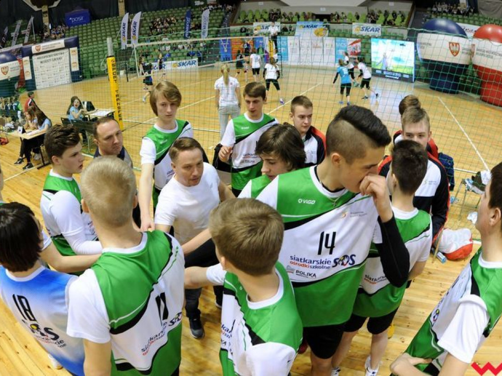 Sukces siatkarzy Gimnazjum nr 2 we Wrześni, kolejny medal Gimnazjady w ich kolekcji (galeria)