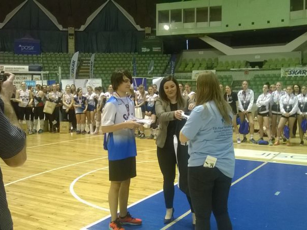 Sukces siatkarzy Gimnazjum nr 2 we Wrześni, kolejny medal Gimnazjady w ich kolekcji (galeria)