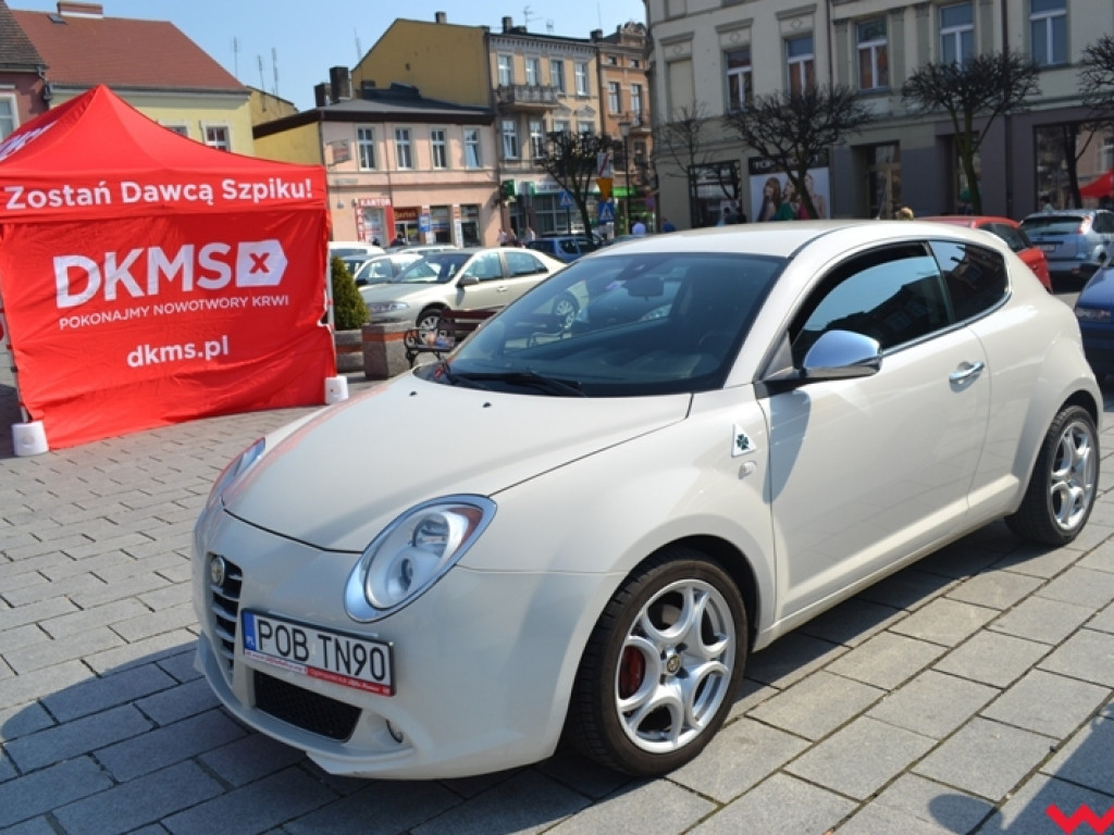 Miłośnicy włoskich aut stylowo promowali akcję rejestracji dawców szpiku