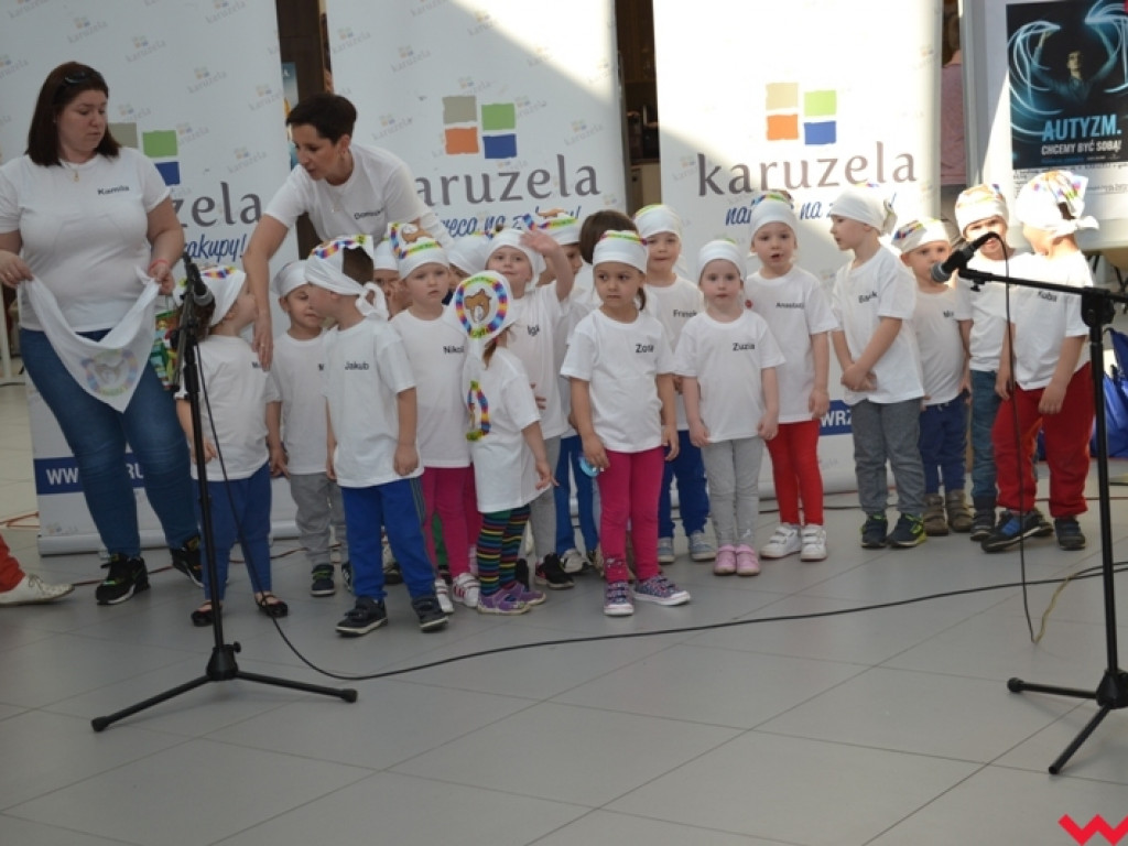 Cała Września na niebiesko na znak solidarności z osobami zmagającymi się z autyzmem