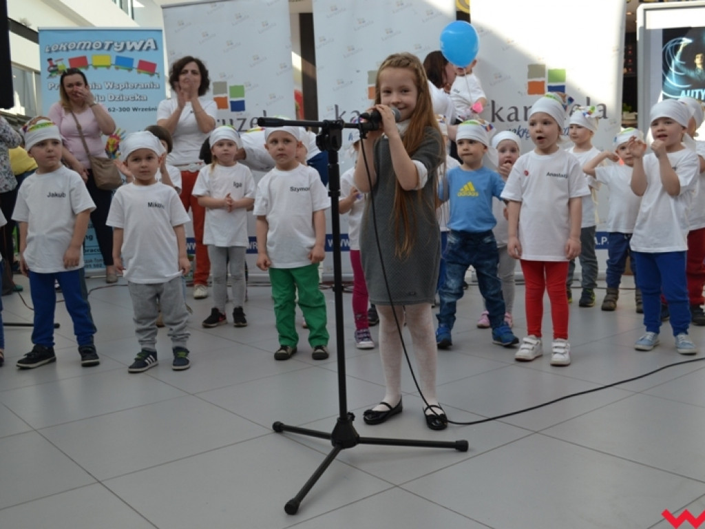 Cała Września na niebiesko na znak solidarności z osobami zmagającymi się z autyzmem