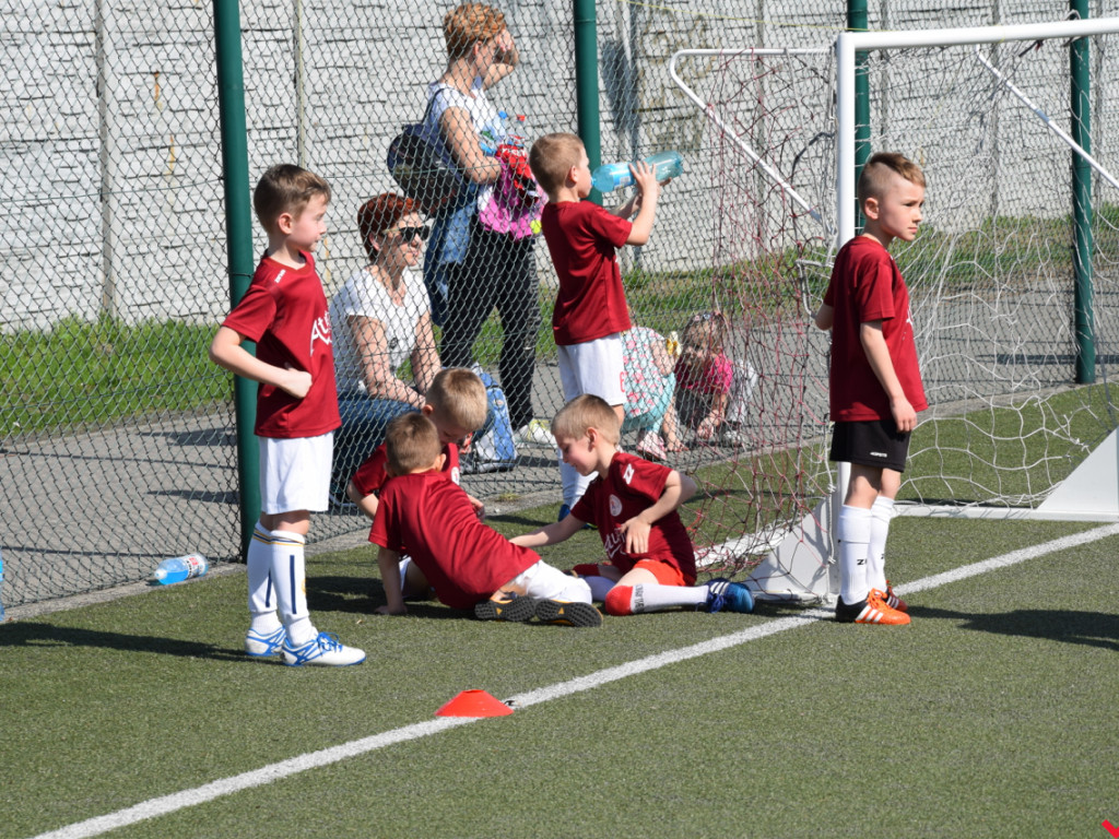 Inauguracja ekstraklasy szkółek piłkarskich ExtraFox. Tłumy uczestników i kibiców