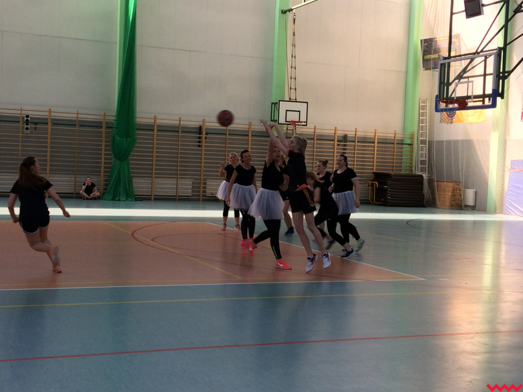 Charytatywna impreza świąteczno - sportowa na rzecz chorego Kacpra Grześkiewicza
