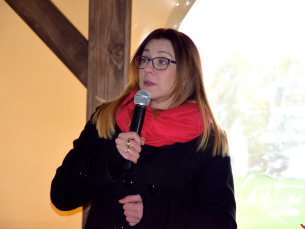 Hardkorowe zebranie wiejskie w Grabowie Królewskim. Sołtyska zaprosiła mieszkańców i gości do altany