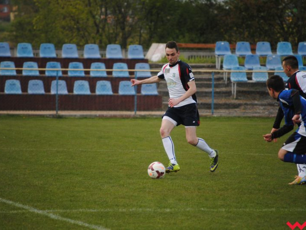 Derby bez rozstrzygnięcia, ciekawy mecz ze zwrotami akcji Orlika Miłosław z rezerwami Victorii
