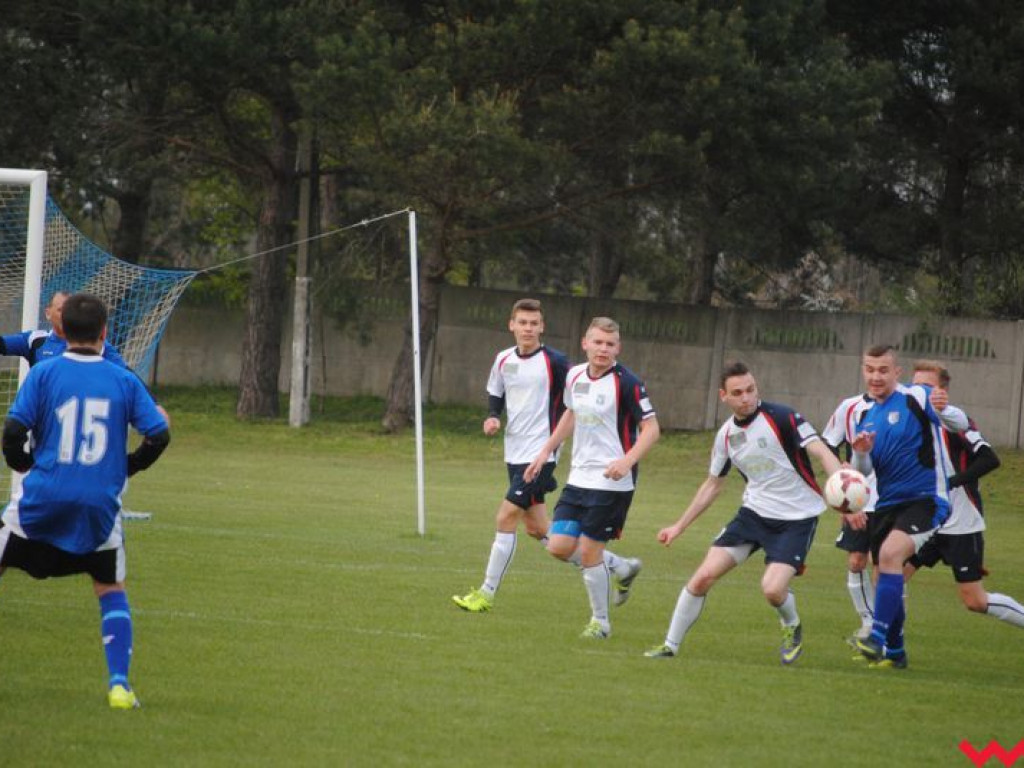 Derby bez rozstrzygnięcia, ciekawy mecz ze zwrotami akcji Orlika Miłosław z rezerwami Victorii