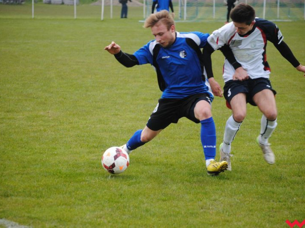 Derby bez rozstrzygnięcia, ciekawy mecz ze zwrotami akcji Orlika Miłosław z rezerwami Victorii