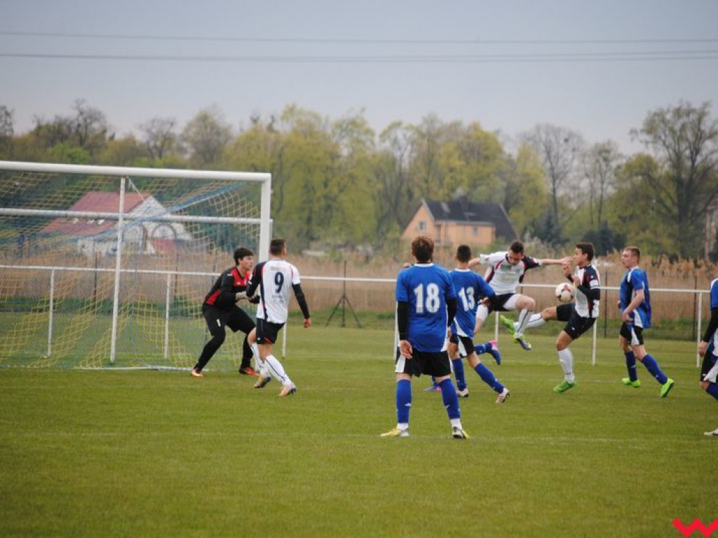 Derby bez rozstrzygnięcia, ciekawy mecz ze zwrotami akcji Orlika Miłosław z rezerwami Victorii