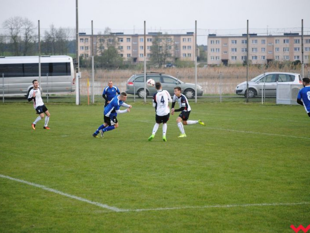Derby bez rozstrzygnięcia, ciekawy mecz ze zwrotami akcji Orlika Miłosław z rezerwami Victorii